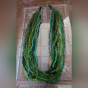 Beautiful vintage green beaded necklace